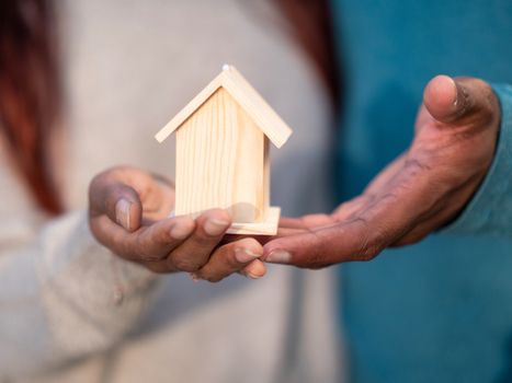 Samenwonen: Hoe je je financiën goed regelt voor een zorgeloze start